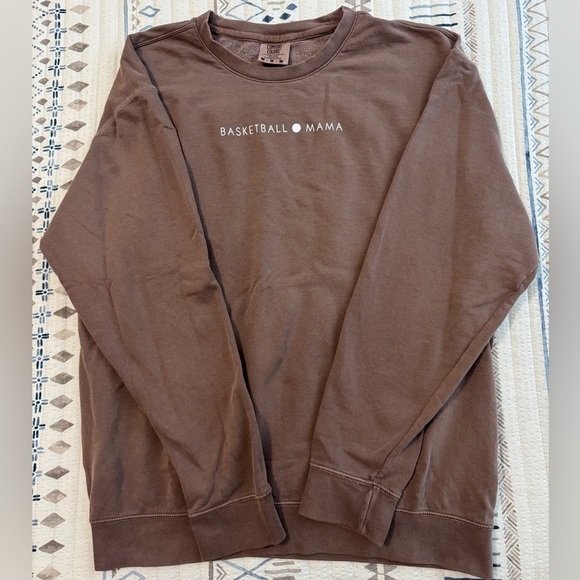 Brand new 'Basketball Mama' Sweatshirt - Picture 3 of 4